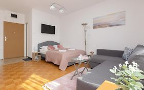 Metro Natolin Ursynow Centre Studio With Balcony By Noclegi Renters
